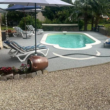 Le Domaine De L Etang Le Merger